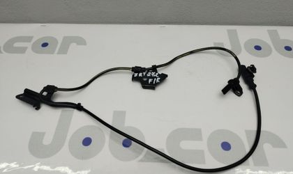 Датчик ABS передний правый Toyota Avensis ZRT272 3ZR-FAE 2012