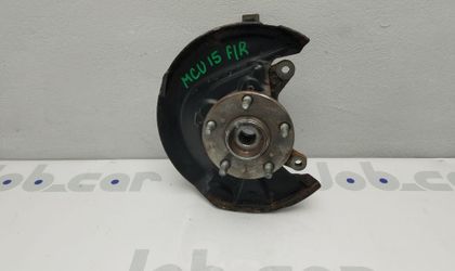 Ступица передняя правая Toyota Harrier MCU15 1MZ-FE 1999
