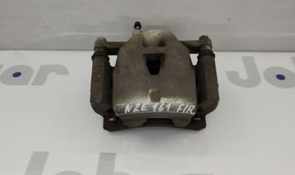 Суппорт  передний  правый Toyota Corolla Fielder  NZE161 2016