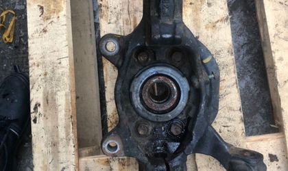 Поворотный кулак правый Nissan Teana J32 VQ25DE