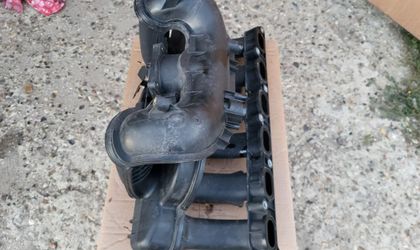 Коллектор впускной BMW 5 серия F10/F11/F07 2011