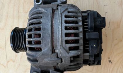Генератор Audi A4 B8 cdh cdn