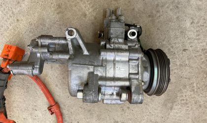 Компрессор кондиционера Honda Civic 8 FD3 LDA