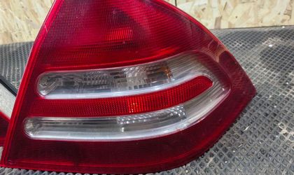 Фонари задний правый Mercedes-Benz C W203