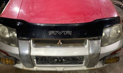 Mitsubishi RVR II 1998