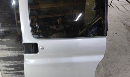 Дверь сдвижная боковая Citroen Berlingo