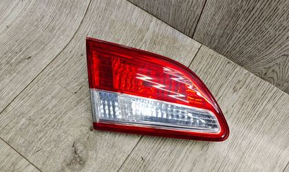 Фонарь крышки багажника левый Nissan Almera G15