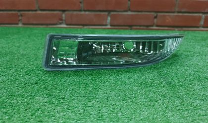 Фара противотуманная (Слева) Toyota Corolla (E120) 00-02 / Corolla Fielder (E120) 00-02 /  ST2122022L