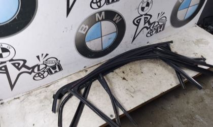 Уплотнитель стекла двери BMW 3 E90 рест