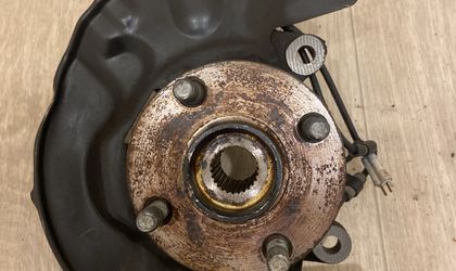 Ступица передняя правая Toyota Corolla NZE121