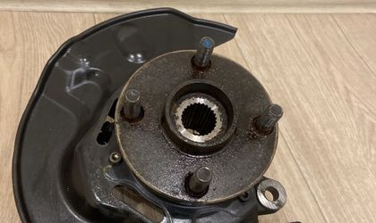 Ступица передняя правая Toyota Corolla NZE121