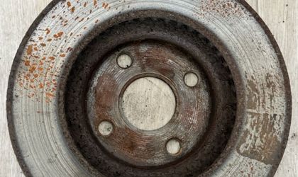 Диск тормозной передний Toyota Corolla NZE124