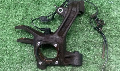 Цапфа задняя левая Toyota Corolla Axio NZE144