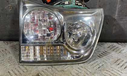 Фонарь крышки багажника правый Lexus RX II 350