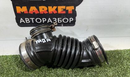 Патрубок воздушного фильтра Nissan Tiida C11