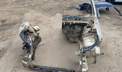 Передняя левая четверть Lexus RX 2 Рестайлинг 2007