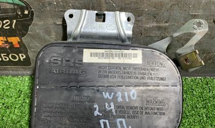 Подушка безопасности правая Mercedes-Benz E w210