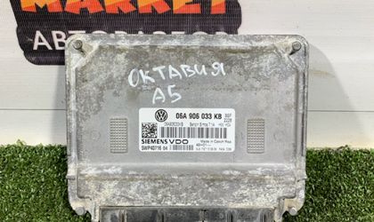 Блок управления двигателем Skoda Octavia a5 1.6