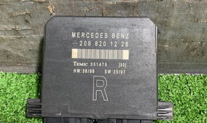 Блок управления двери правый Mercedes-Benz E W210