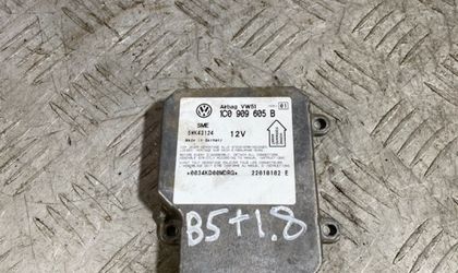 Блок управления Airbag Volkswagen Passat B5+ ADR