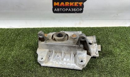 Опора двигателя левая Nissan Tiida C11