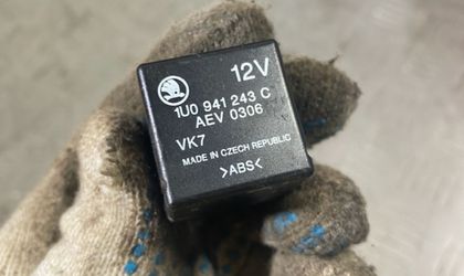 Реле Skoda Octavia A4 Tour 1u0941243c