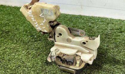 Замок задней левой двери Nissan Almera N16 рест