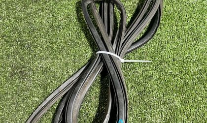 Уплотнитель заднего стекла Chevrolet Epica