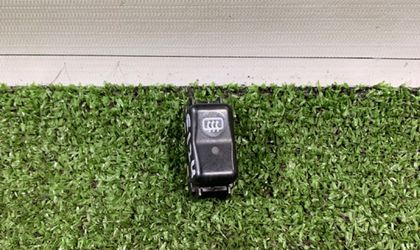 Кнопка обогрева стекла Mercedes-Benz E-Класс W124
