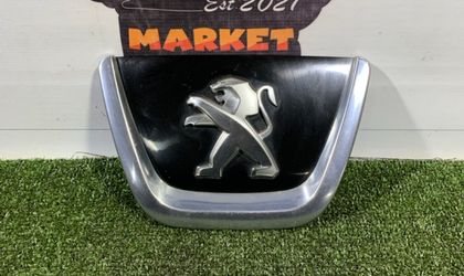 Эмблема переднего бампера Peugeot 308 I Рест 2011