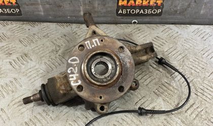 Поворотный кулак правый Citroen C4 I 2005