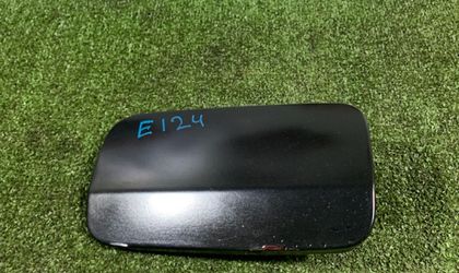 Лючок бензобака Mercedes-Benz E-Класс W124