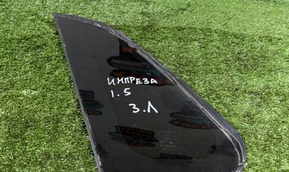 Форточка задняя левая Subaru Impreza gh