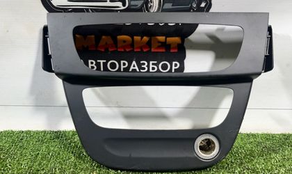 Накладка центральной консоли Renault Megane 3