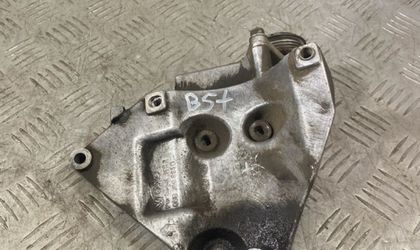 Кронштейн кондиционера Volkswagen Passat B5+