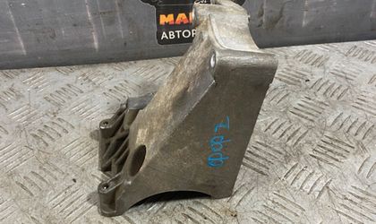 Кронштейн кондиционера Ford Focus II SHDA