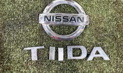 Эмблема Nissan Tiida C11 (2004—2012)
