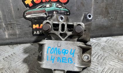 Опора двигателя левая Volkswagen Golf Mk4 