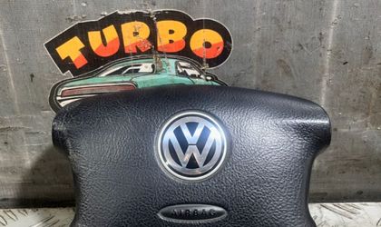 Подушка безопасности в руле Volkswagen Golf Mk4