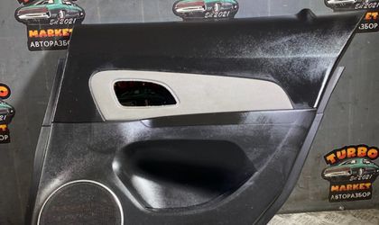Обшивка двери задней правой Chevrolet Cruze 2012