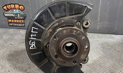 Кулак передний правый Volkswagen Passat B6