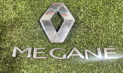 Эмблема шильдик Renault Megane III