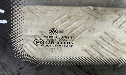 Форточка задняя левая Volkswagen Polo 3 1998г
