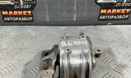Опора двигателя правая Volkswagen Passat B6 