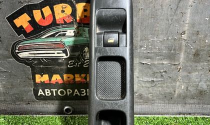 Кнопка стеклоподъемника передняя прав Peugeot 3008