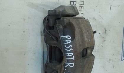 Суппорт тормозной перед правый VW PassatB6 2010