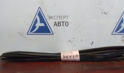 Уплотнитель двери задней левой Mercedes(W210S210)