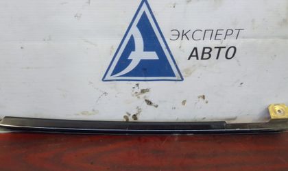 Направляющая стекла Mercedes(W210 S210) 1999