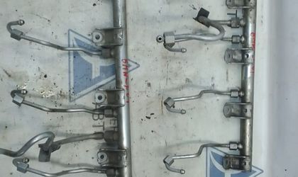 топливная рампа рейка BMW 7 F01/F02/F04 2010