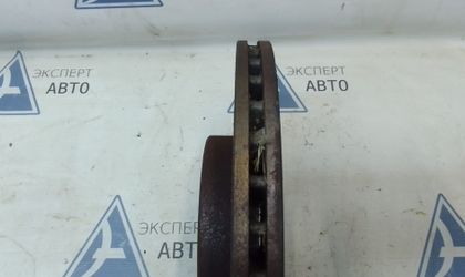 Диск тормозной передний правый VW Passat B6 2010